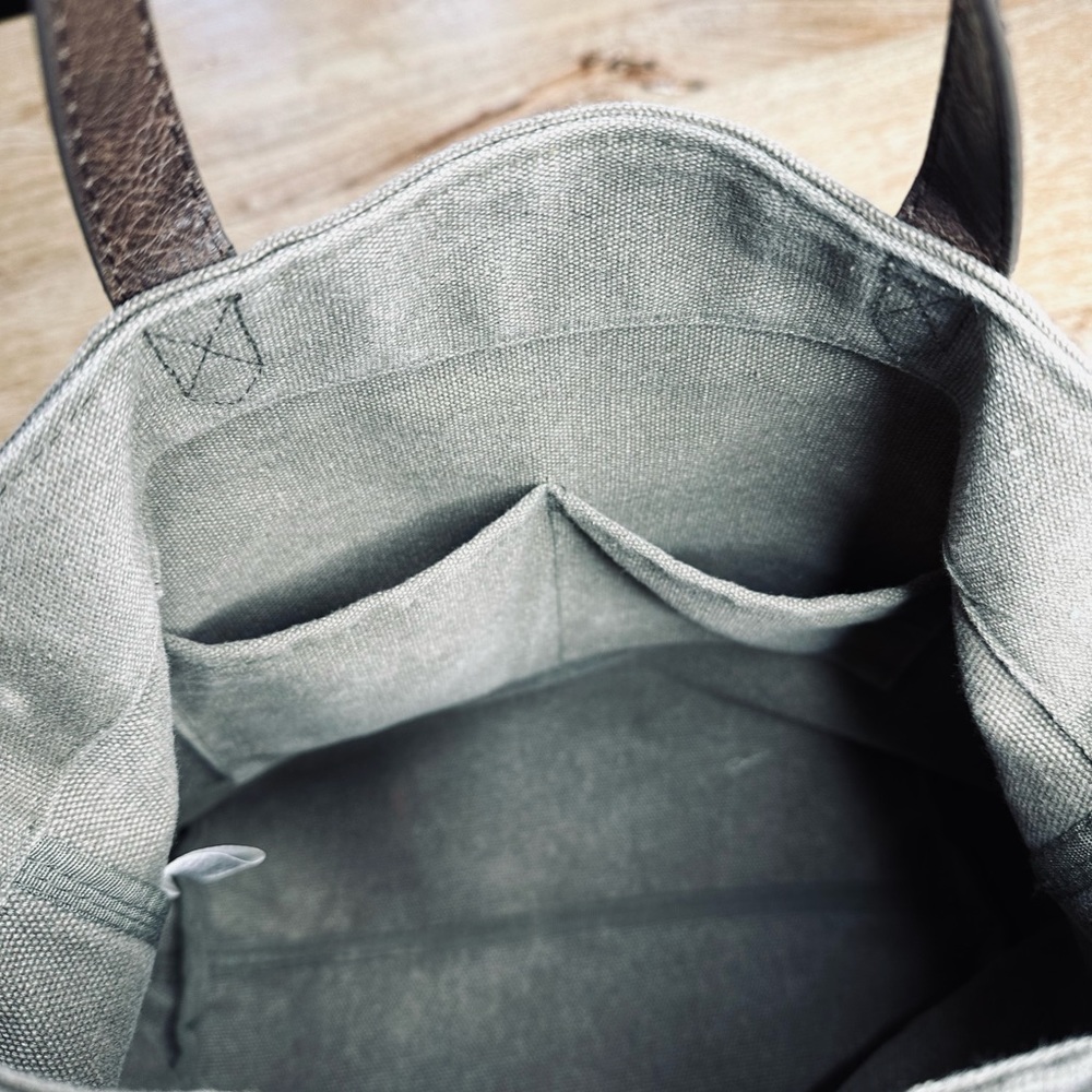 Thirty One Bag/Purse with Embroidered Box and Initial J Hobo Bag - Picture 4 of 7
